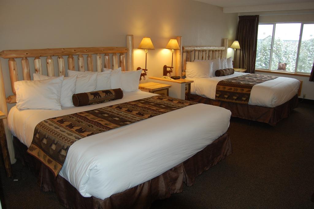 Zimmer mit 2 Kingsize-Betten